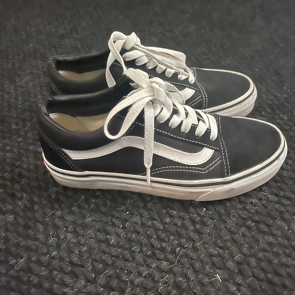 Old Skool Black & White Vans